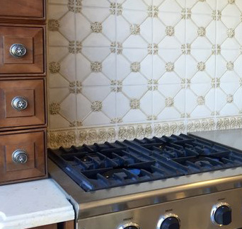 Traditional Kitchen Remodel by Canyon Tile & Stone project photo